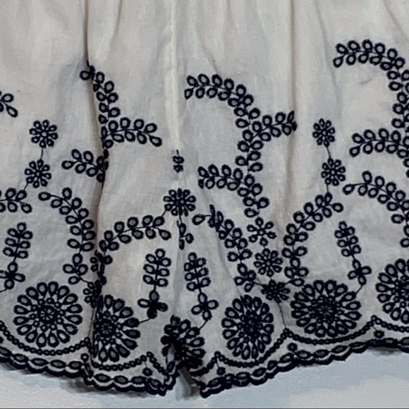 EUC J. Crew White and Navy Eyelet‎ Lace Shorts - Picture 4 of 5